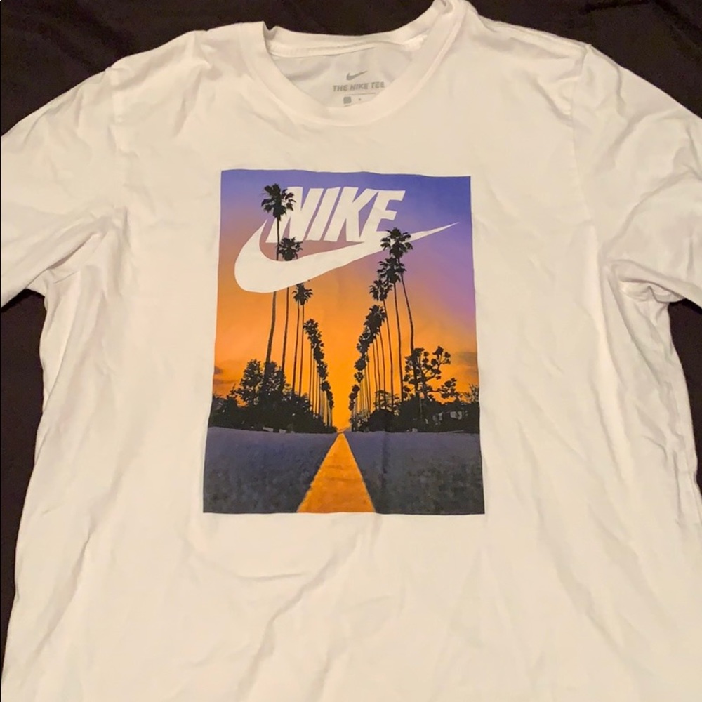 Nike Graphic Tee